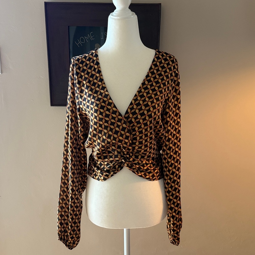 MINKPINK Black and Tan Geometric Twist-Front Blouse